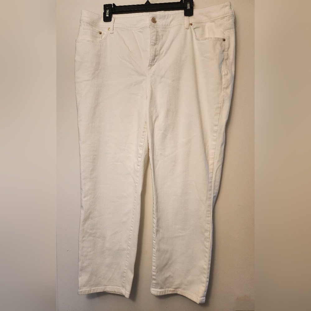 Chico's White Girlfriend Crop Pants
